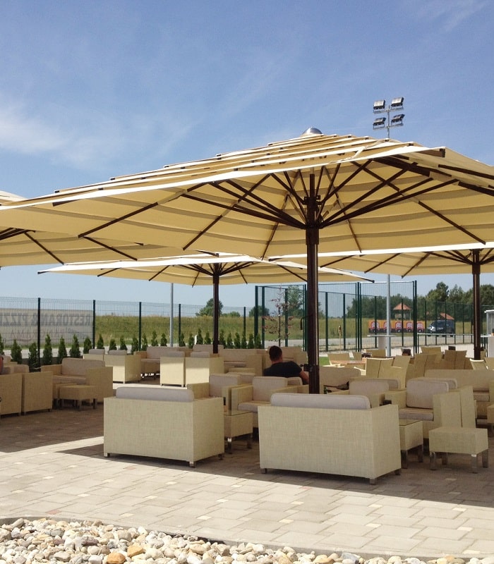 Parasol gigante para hostelería, modelo Big Friend